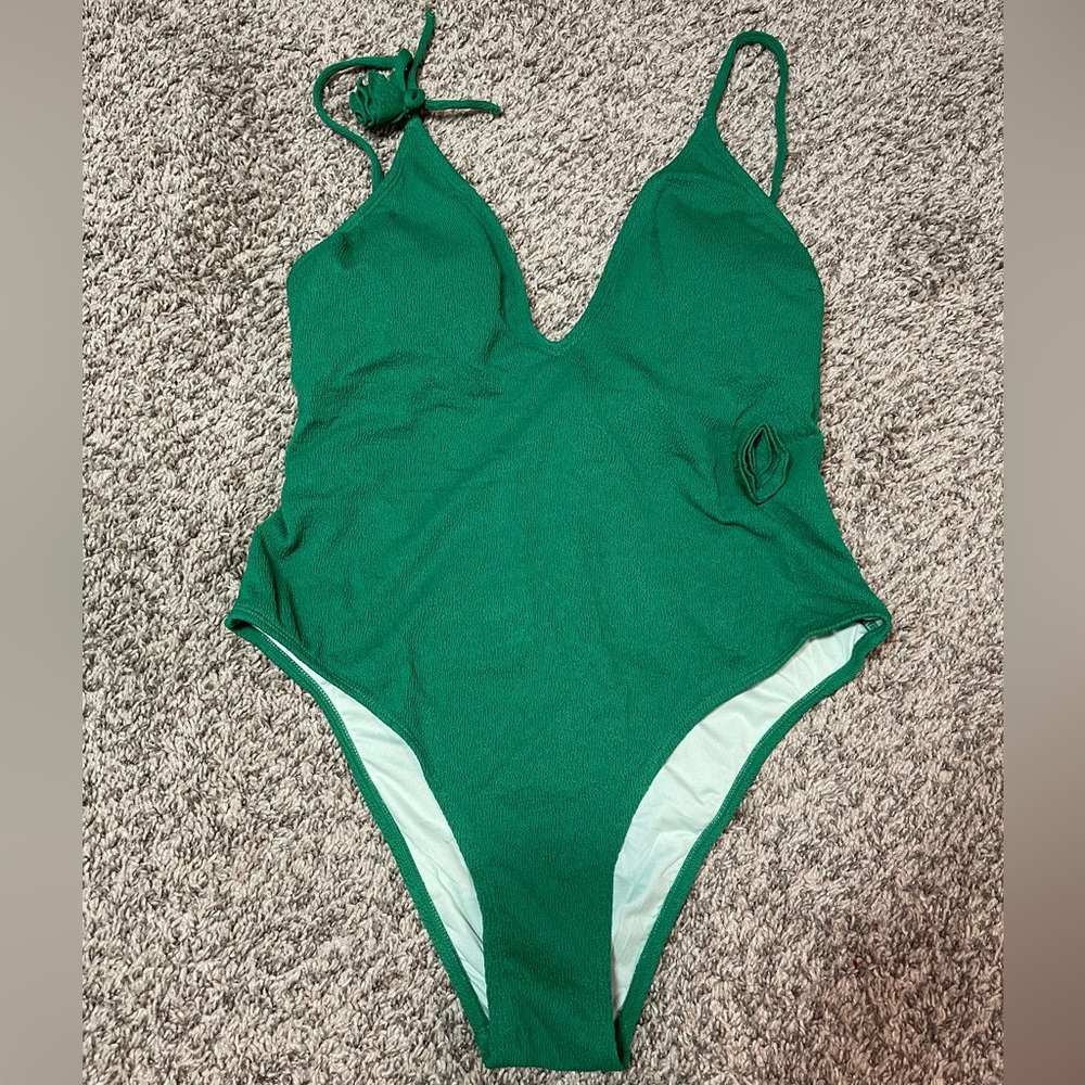 Cupshe Green One Piece Swimsuit with Plunging V-Neck and Adjustable Straps